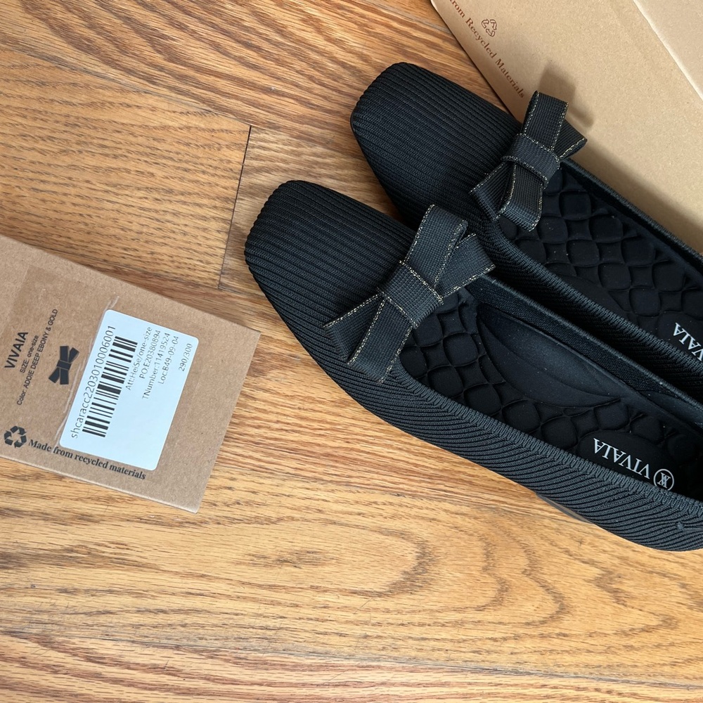 New in Box Euro 40 Vivaia Conscious Comfort Square Toe Chunky Heels. Black.